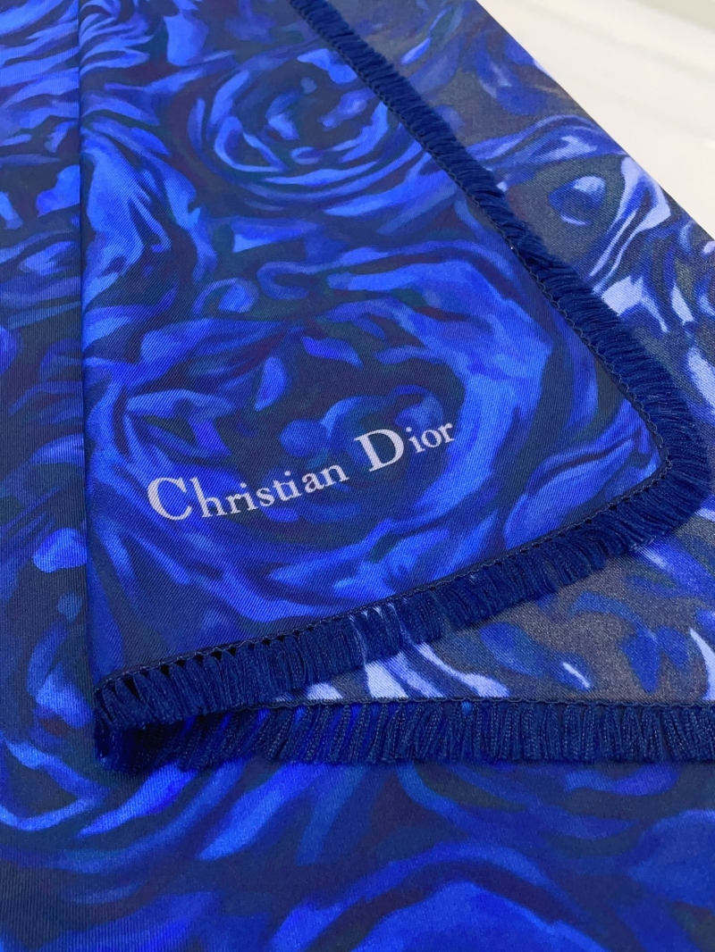 CHRISTIAN DIOR